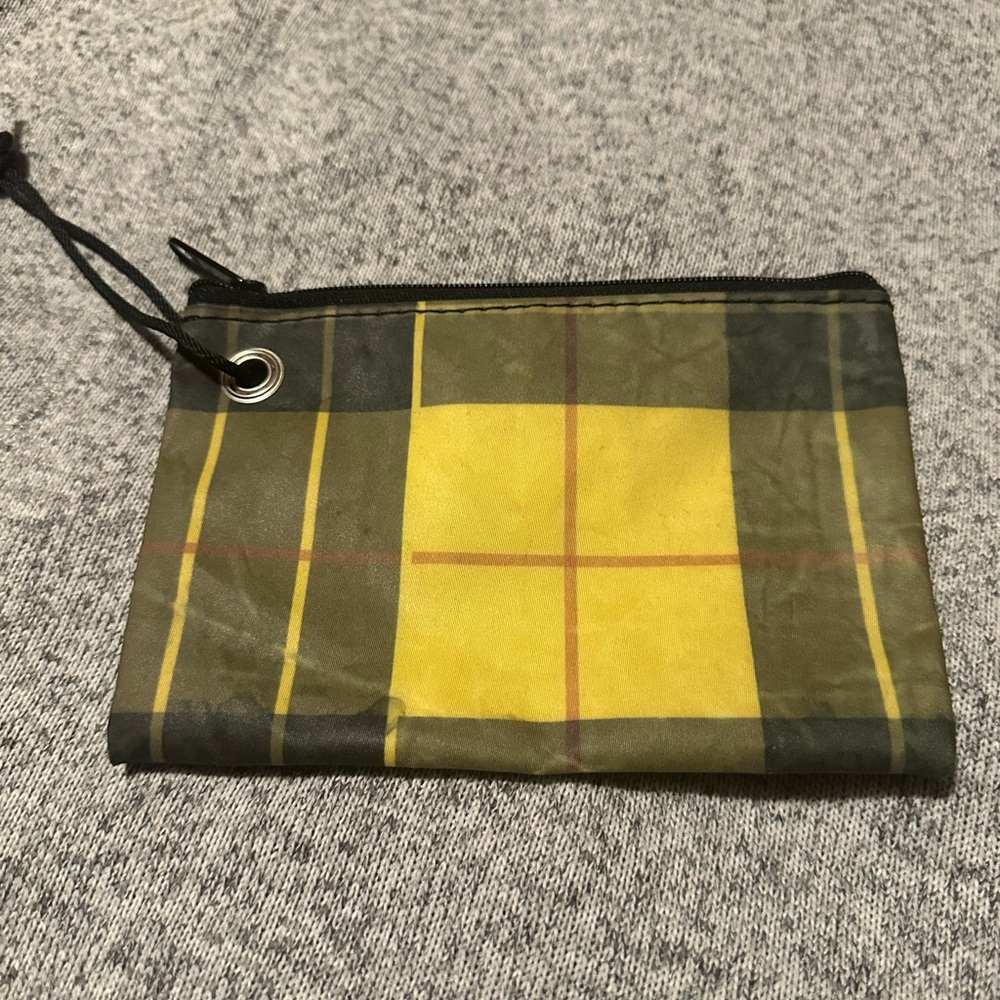 NWOT- black and Yellow Sea Bag wristlet